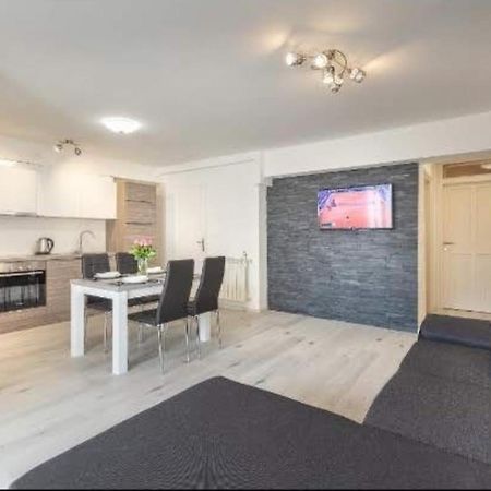 Newly Renovated App Goran Apartment Umag Exterior photo